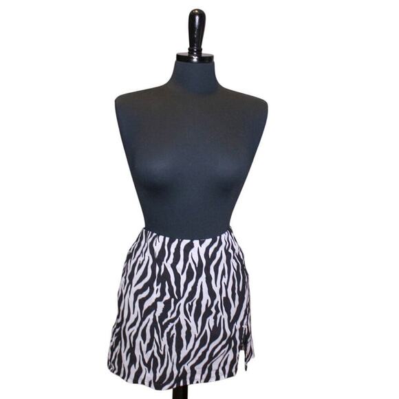 Narrated Urban Outfitters Zebra Print Mini Skirt Size S Animal Print Grunge Emo - Picture 1 of 4